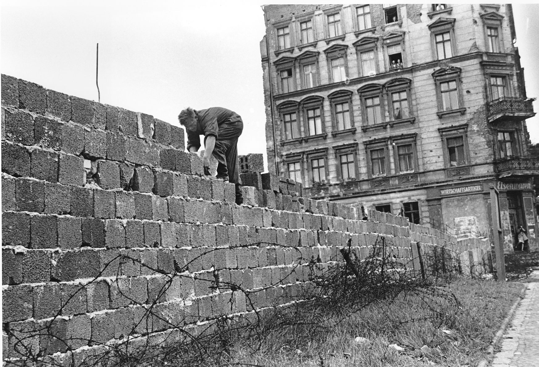 1961: Berlin Wall